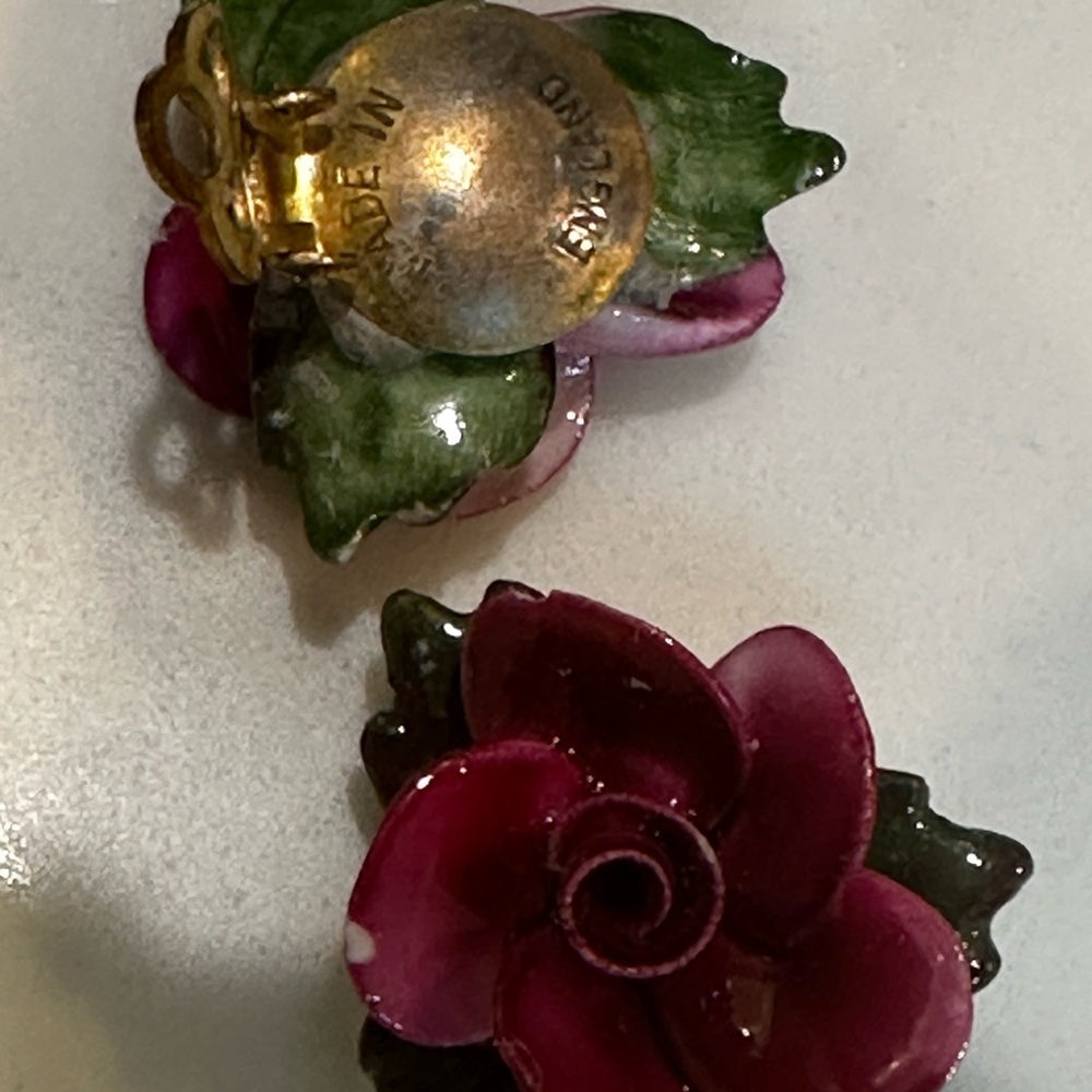Vintage Floral Rose clip on Earrings - Pink- made in England - Picture 13 of 15